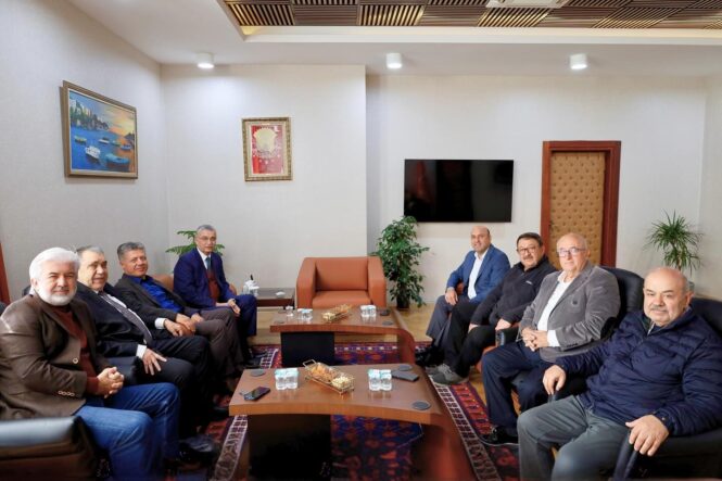 MANİSA ESKİ VALİSİ CELALETTİN GÜVENÇ AKHİSAR'DA