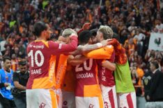 GALATASARAY EVİNDE UNİON SAİNT-GİLLOİSE İLE KARŞILAŞACAK İKİ TAKIM İLK KEZ RAKİP SARI-KIRMIZILILAR, BELÇİKA TAKIMLARINA KARŞI İLK PEŞİNDE AVRUPA KUPALARINDA 333. MAÇ DEVLER LİGİ'NDE 127. MÜSABAKA ÜST ÜSTE 4. GALİBİYET İÇİN SAHAYA ÇIKACAK ŞAMPİYONLAR LİGİ'NİN GOL KRALI VİCTOR OSİMHEN UNİON SAİNT-GİLLOİSE, BELÇİKA LİGİ'NDE LİDER JOSE MARİA SANCHEZ DÜDÜK ÇALACAK