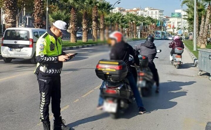 MANİSA'DA BİR HAFTADA 7 BİN 867 SÜRÜCÜYE CEZA